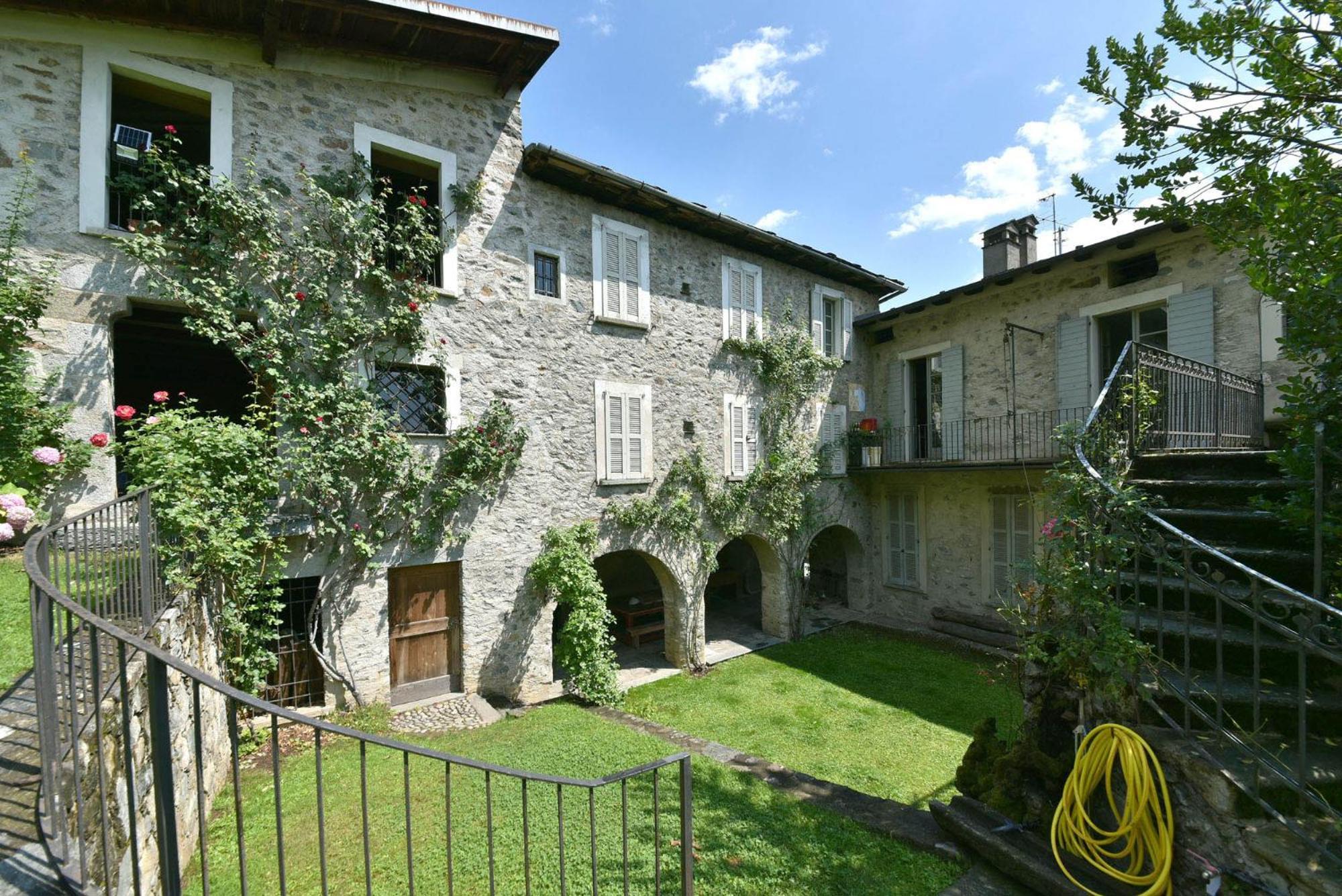 Piano Nobile Al Roseto Del Drago Βίλα San Bernardo  Εξωτερικό φωτογραφία